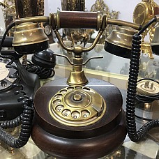 Téléphone vintage à cadran rotatif en bois et laiton