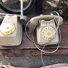 Téléphone ancien à cadran rotatif vintage