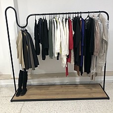 Portant à vêtements en métal et bois