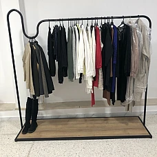 Portant à vêtements en métal et bois